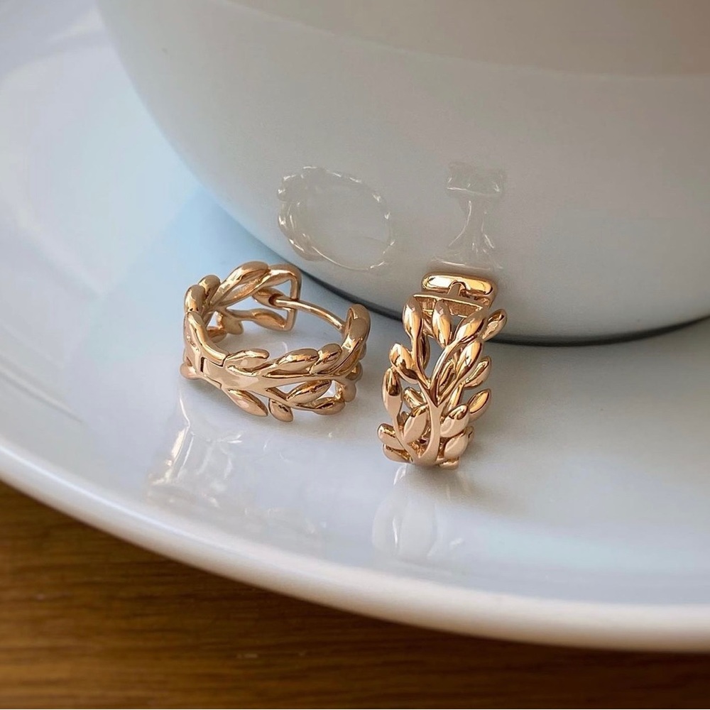 18k Gold Plated Leaf Hoop Earrings Dainty Waterproof Jewelry - Picture 7 of 12